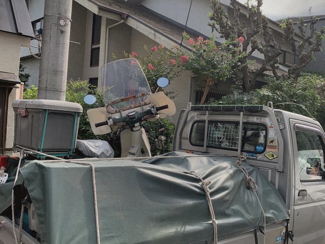 不用品回収の搬出風景